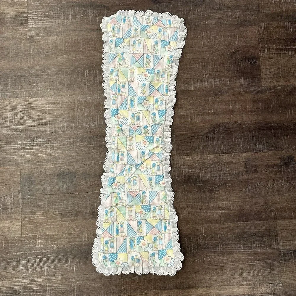 Vintage Holly Hobbie Patchwork Fabric Burp Rag Cloth Shoulder Ruffle 26”x8”‎